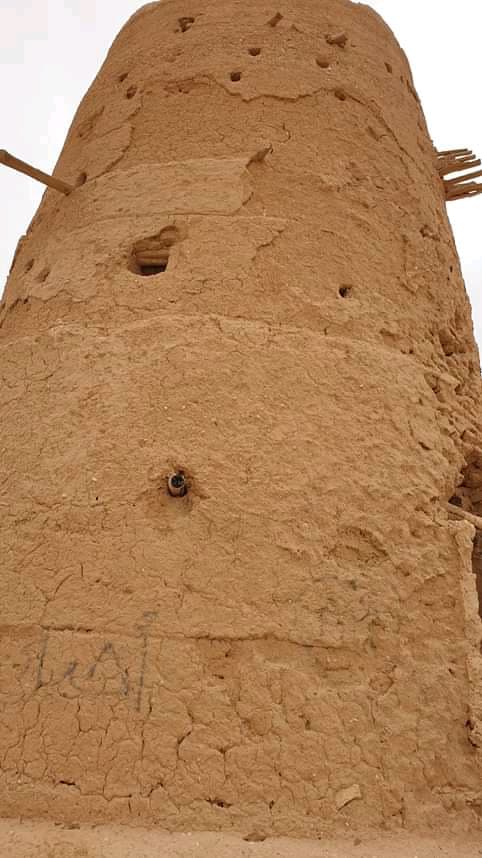 قلعة تاريخية طراز تراث نجد — صورة ٢
