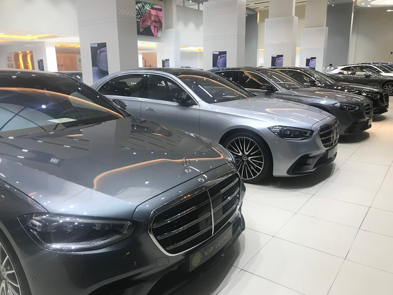 أفالينو سنتر — صورة ٢