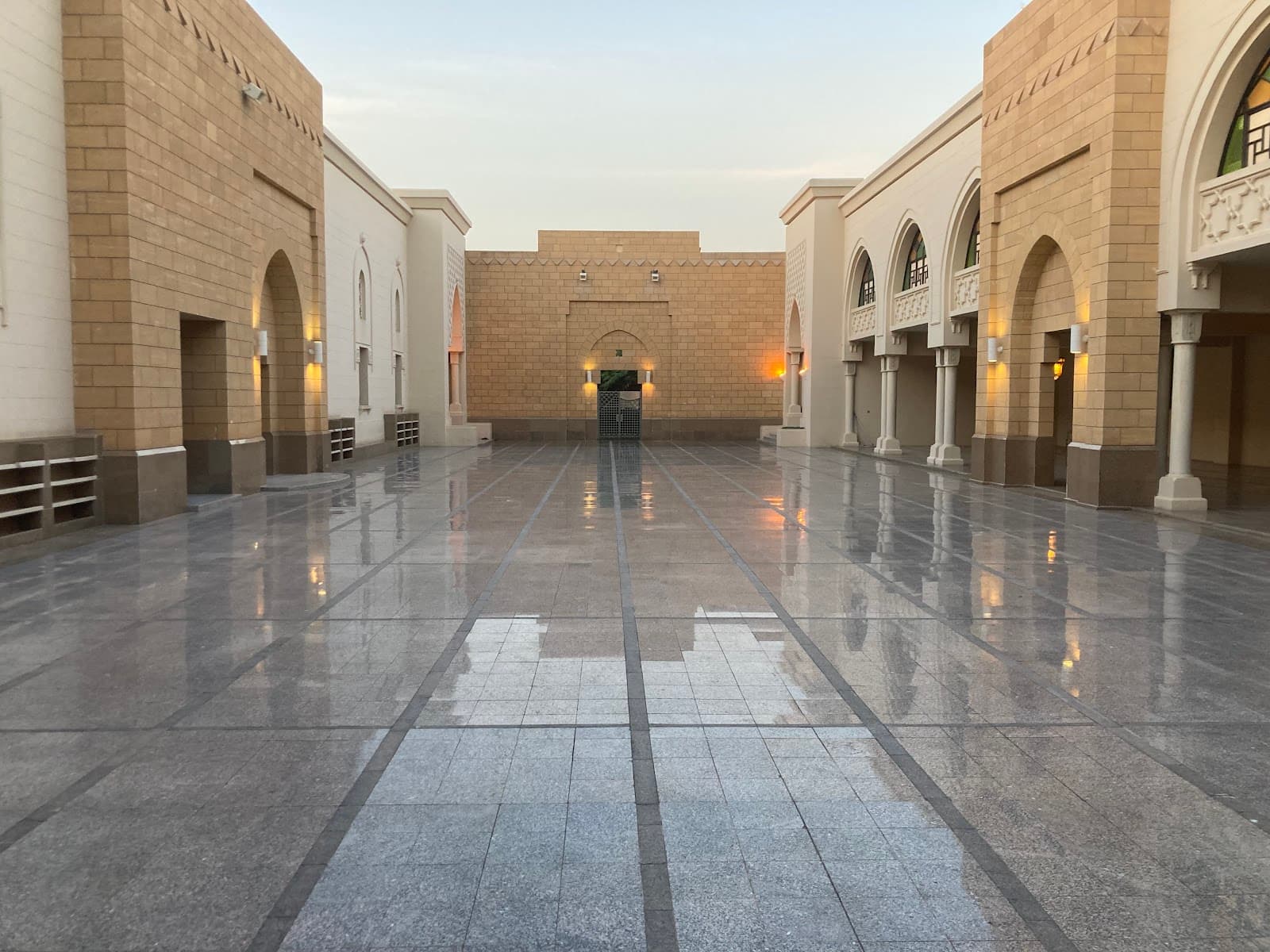جامع الملك عبدالعزيز — صورة ٢
